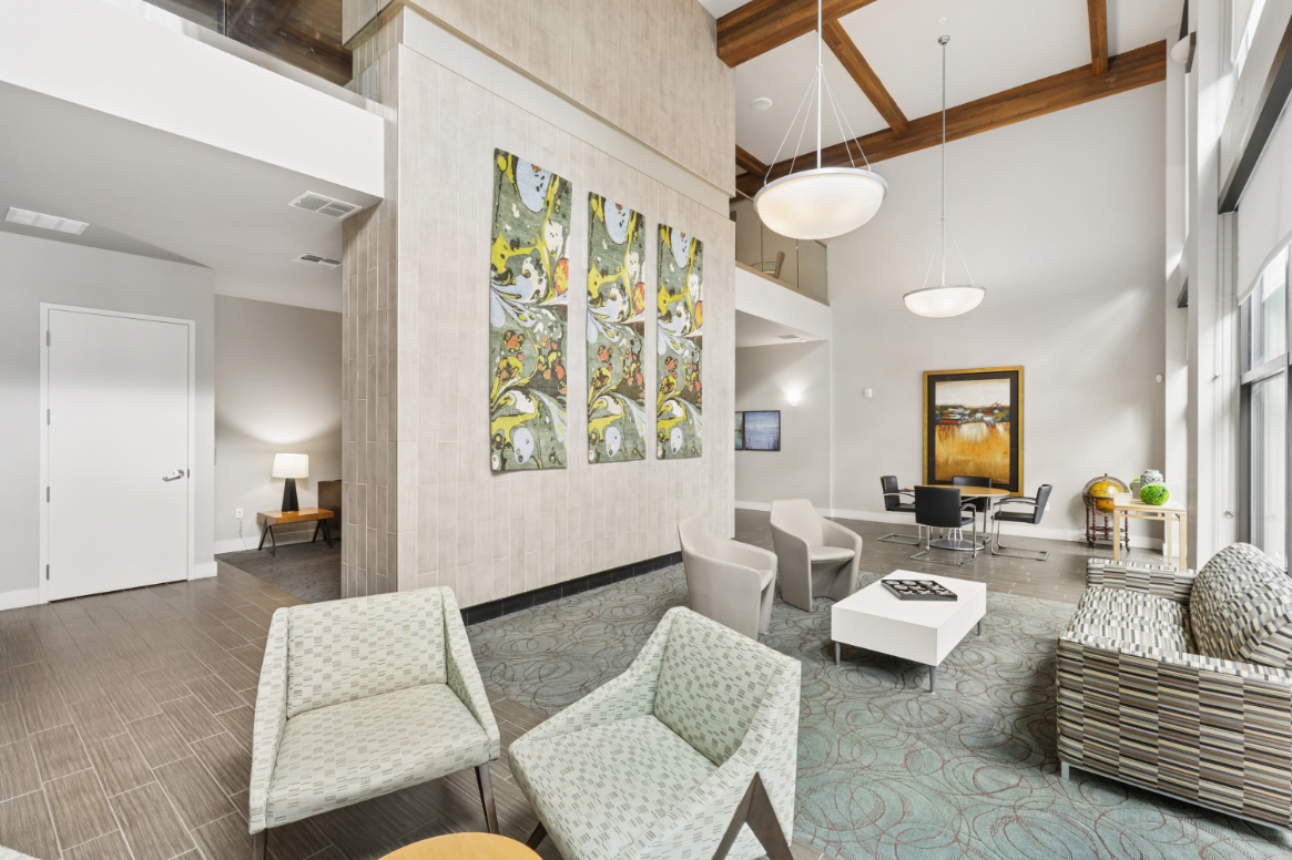 Beacon430_LuxuryApartmentCommunity_Clubhouse_StPetersburgFL