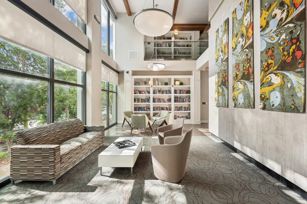 Beacon430_LuxuryApartmentCommunity_Clubhouse_StPetersburgFL