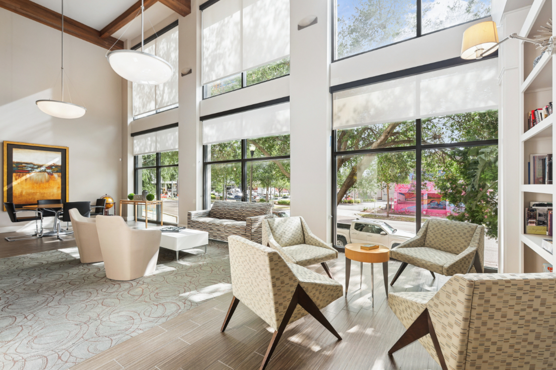 Beacon430_LuxuryApartmentCommunity_Clubhouse_StPetersburgFL