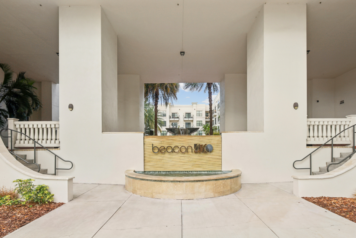 Beacon430_LuxuryApartmentCommunity_Sign_StPetersburgFL